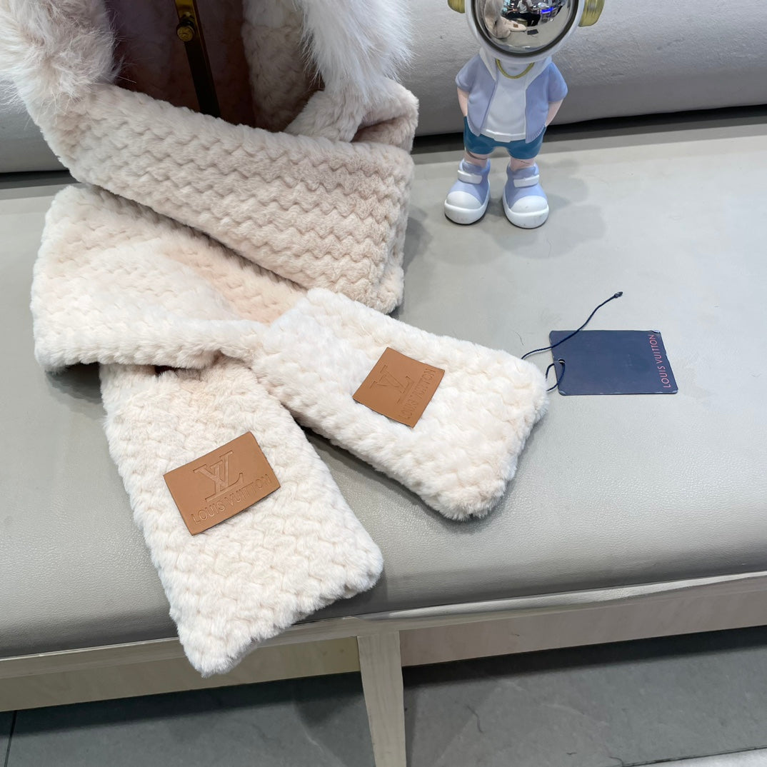 BEANIE HAT IN ALMOND BEIGEWOOL AND LAMB FUR 435075