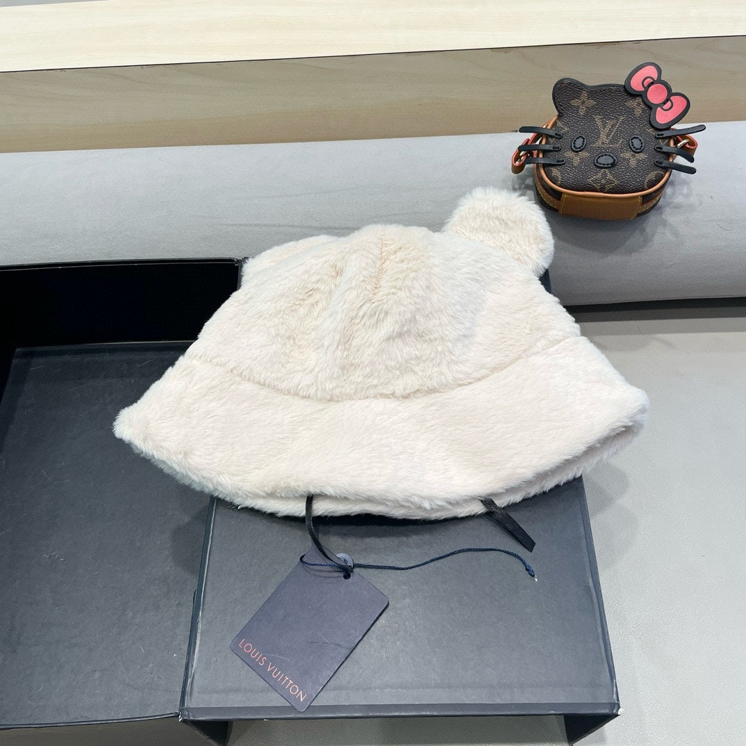 BUCKET HAT IN WHITEWOOL AND LAMB FUR 434940