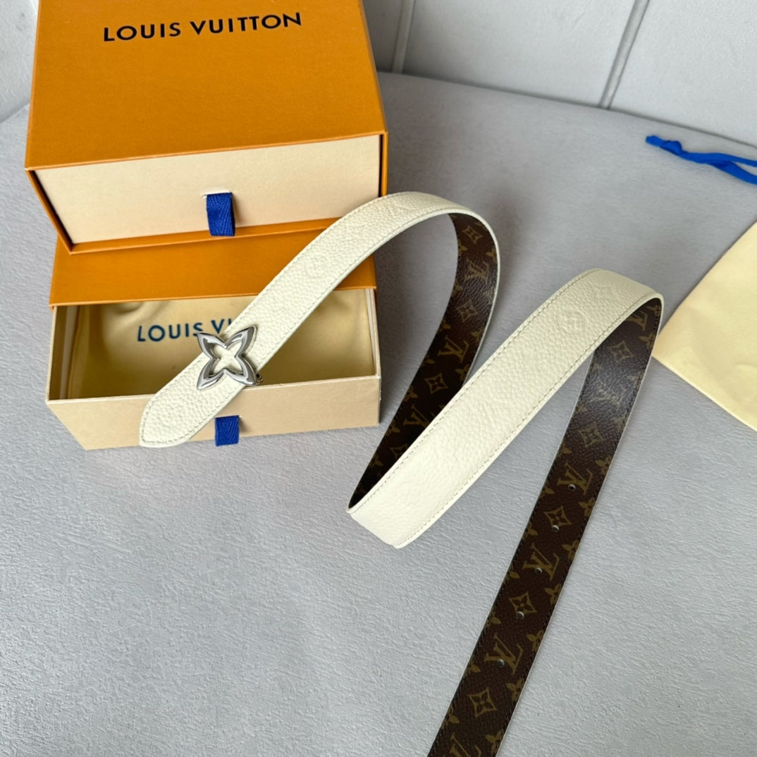 LVMINI FLOWERGRAM 30MM REVERSIBLE BELT IN WHITE EMBOSSED CALFSKIN SILVER HARDWARE