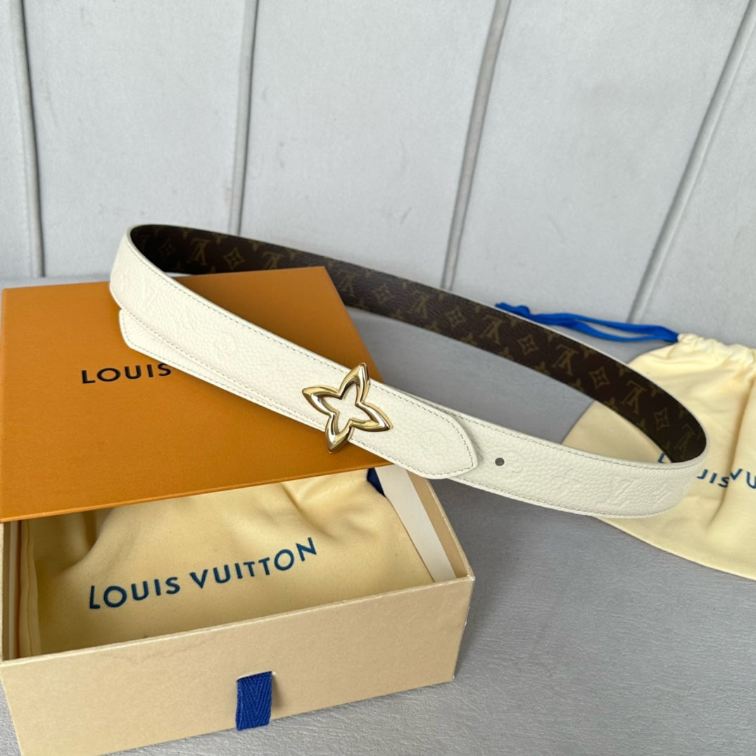 LVMINI FLOWERGRAM 30MM REVERSIBLE BELT IN WHITE EMBOSSED CALFSKIN GOLD HARDWARE