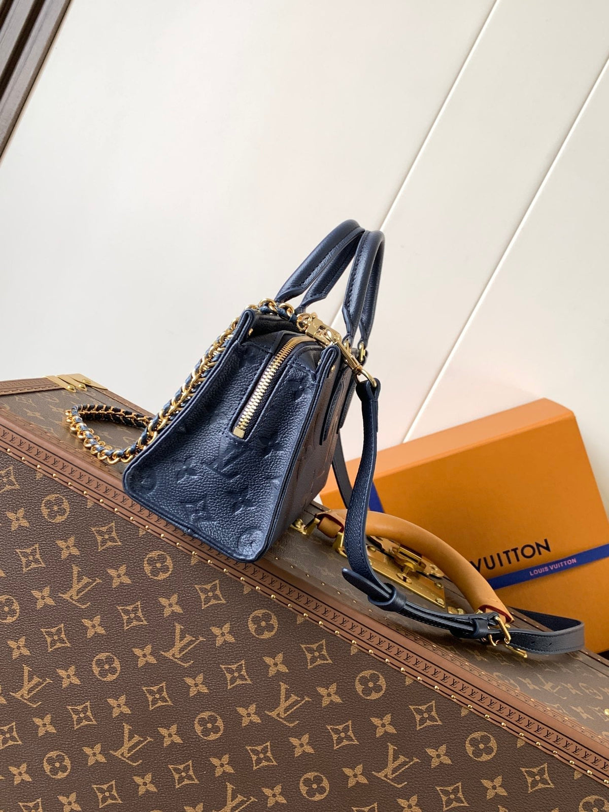 LV 25S ONTHEGO EAST WEST BAG 25 IN NAVY BLUE CALFSKIN MONOGRAM EMPREINTE