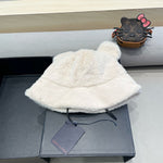 BUCKET HAT IN WHITEWOOL AND LAMB FUR 434940