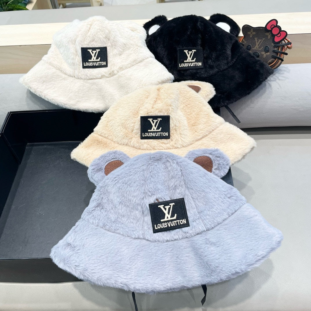 BUCKET HAT IN WHITEWOOL AND LAMB FUR 434940
