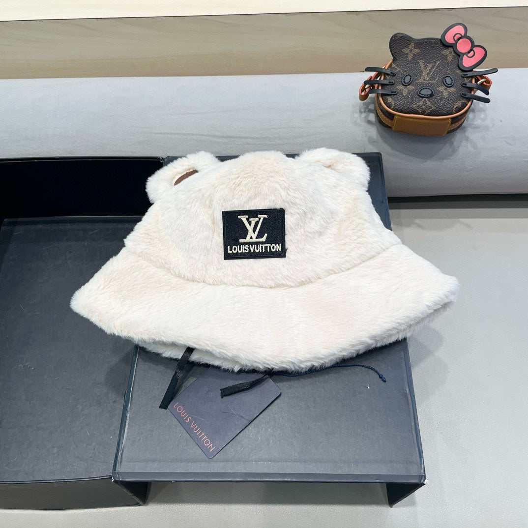 BUCKET HAT IN WHITEWOOL AND LAMB FUR 434940
