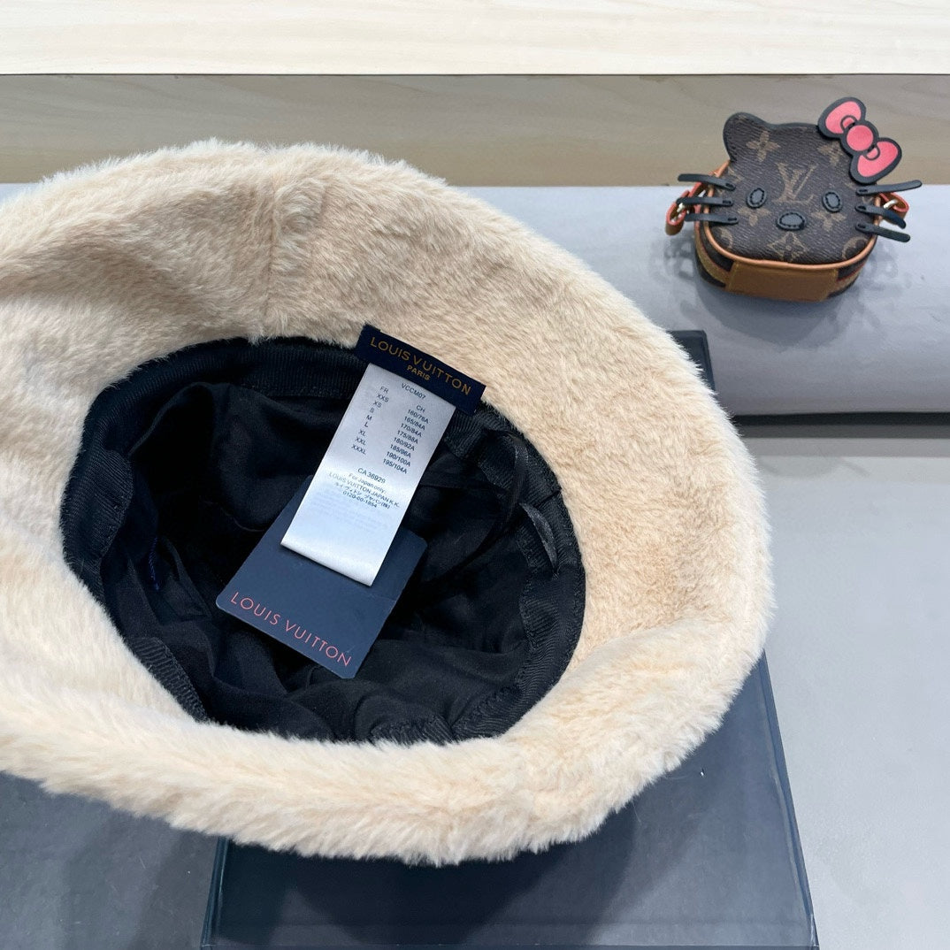 BUCKET HAT IN BEIGEWOOL AND LAMB FUR 434942