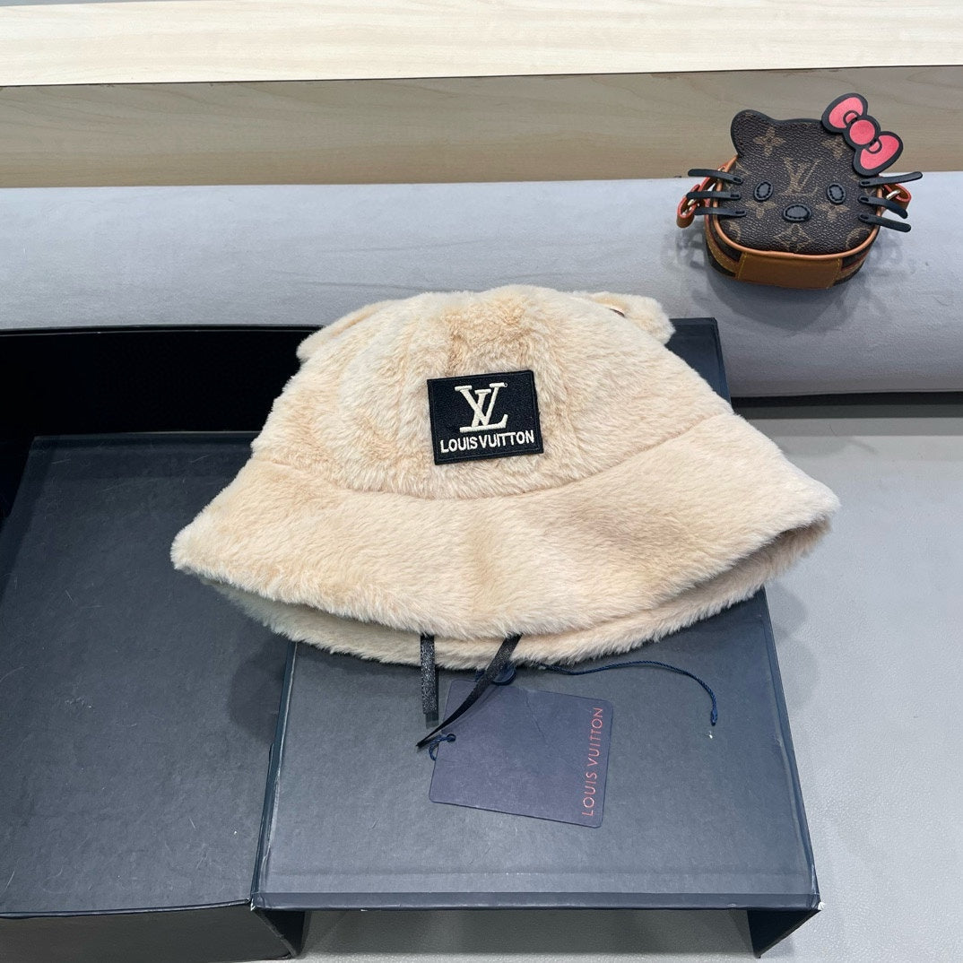 BUCKET HAT IN BEIGEWOOL AND LAMB FUR 434942